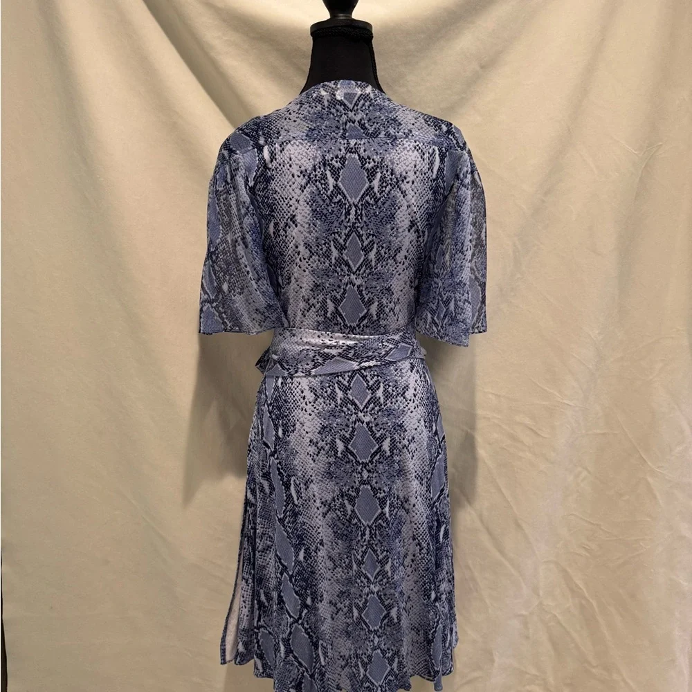 Diane Von Furstenberg Silk Blue Snake Print Wrap Dress - Picture 3 of 11